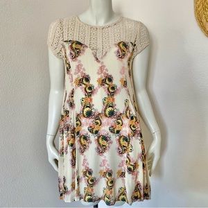 🦋 3/$15 Paisley Print Dress